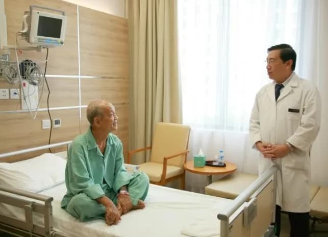 Sau phẫu thuật van tim: Những dấu hiệu nào là bất thường?