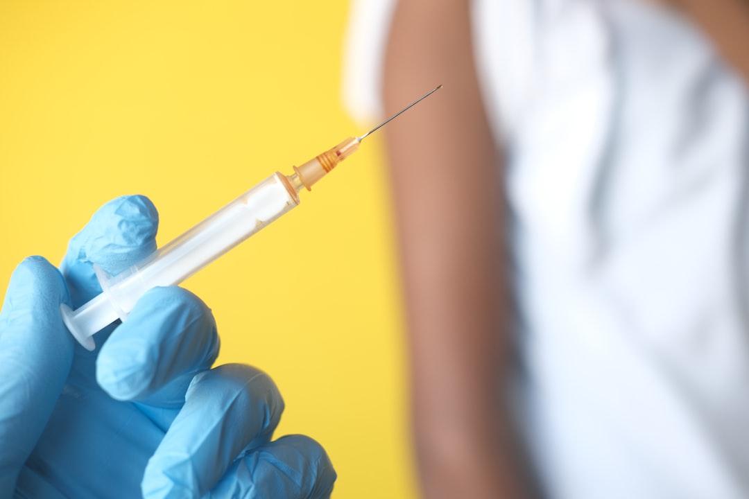 Cắt giảm tài trợ nghiên cứu vắc-xin HIV: Hậu quả và hy vọng